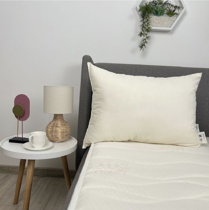 Високоякісна подушка, не збивається 50х70