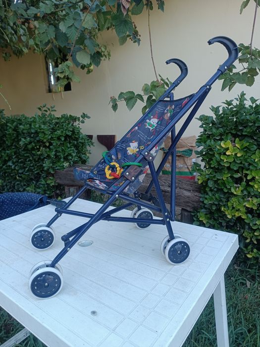 Carrinho de bebé de brincar
