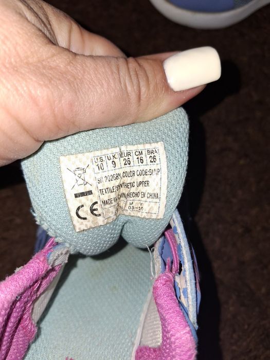 Кросівки на дівчинку 50 грн