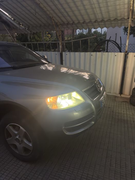 VW Touareg r5 manual com suspensao de molas e todos os sistemas e diferencias de tracção a funcionar.