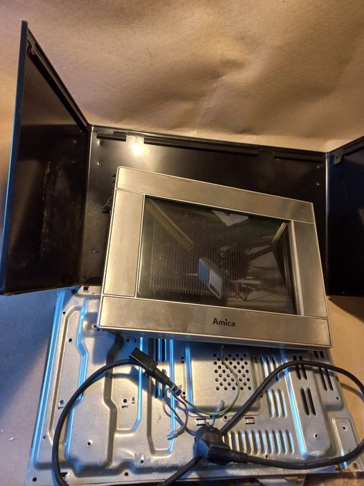 Kuchenka Mikrofalowa Amica, ramką, drzwi, programator model AMM 20 BIS