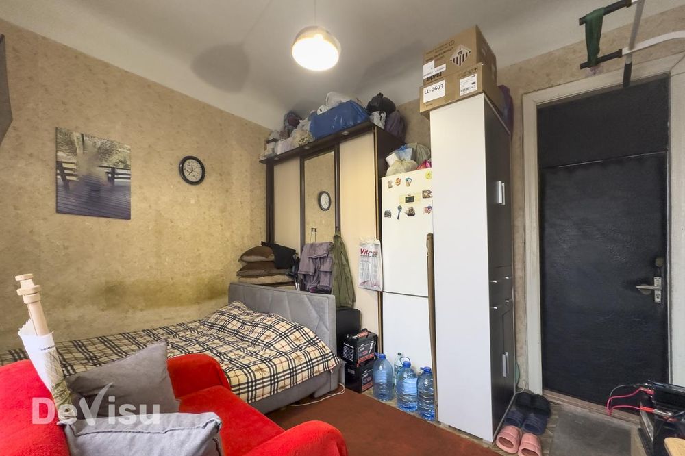 Продаж кімнати в центрі, вул. Володимирська