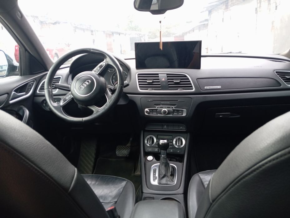 Продам AUDI Q3 quattro
