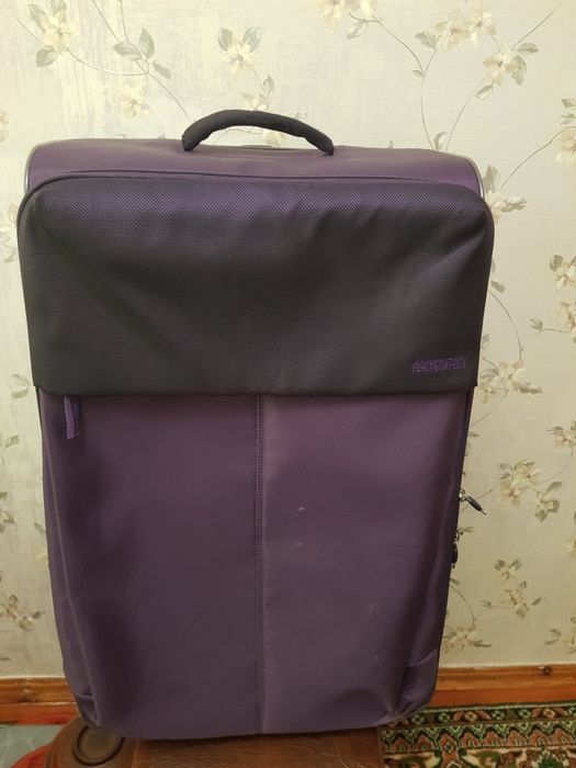 Продам большой чемодан