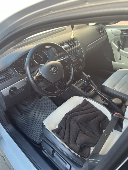 Volksvagen jetta 1.6 TDI 2016р офіційна