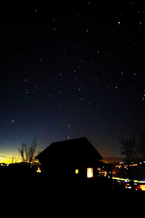 Drewniany domek w górach z tarasem na wynajem. PROMOCJA FERIE