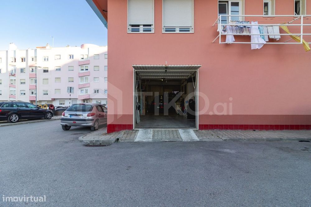 T4 com 209 m², vista 360º, sol todo o dia e garagem de 78 m² | Corroio