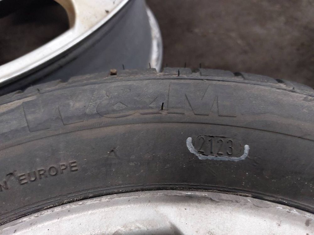 alt