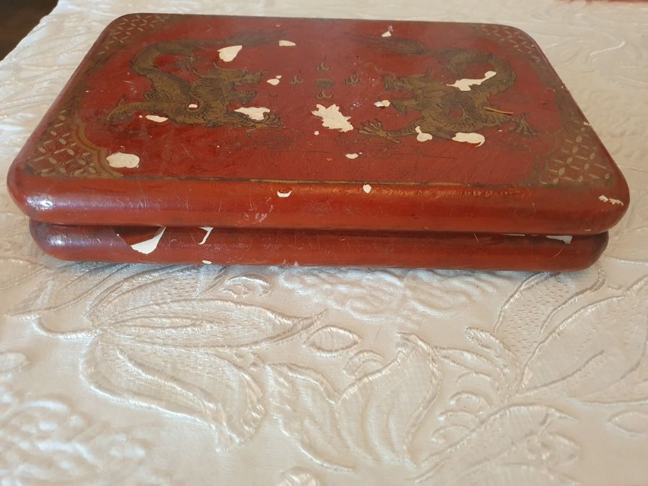 Caixa de charutos de Macau muito antiga com dragões desenhados