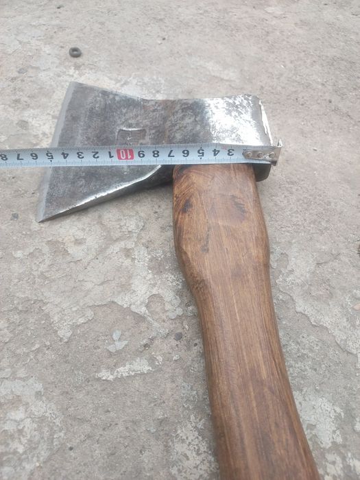 Топор ,молотки ,