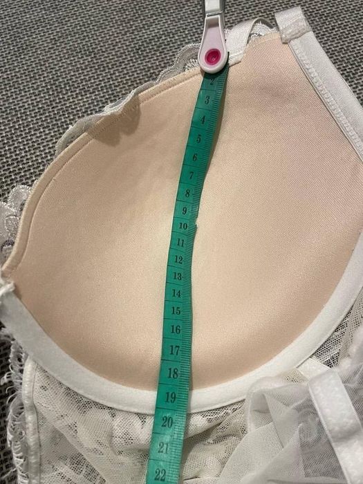 Розкішний весільний мереживний жіночий боді з чашечками