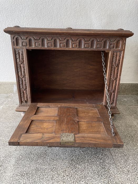 Móvel/ Garrafeira de madeira