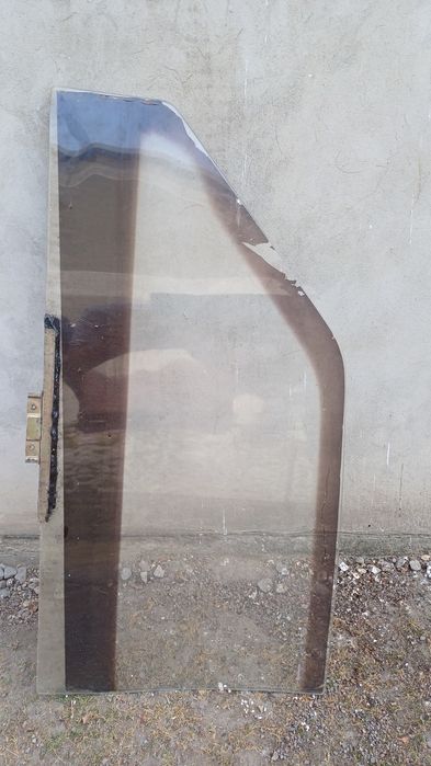 Скло правої дверки до ВАЗ2108