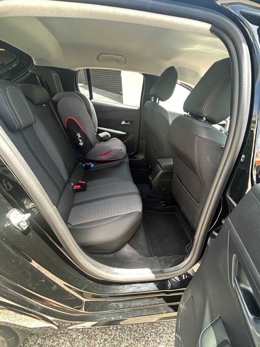 Peugeot e208 Allure 2023 / SOH: 98,5%