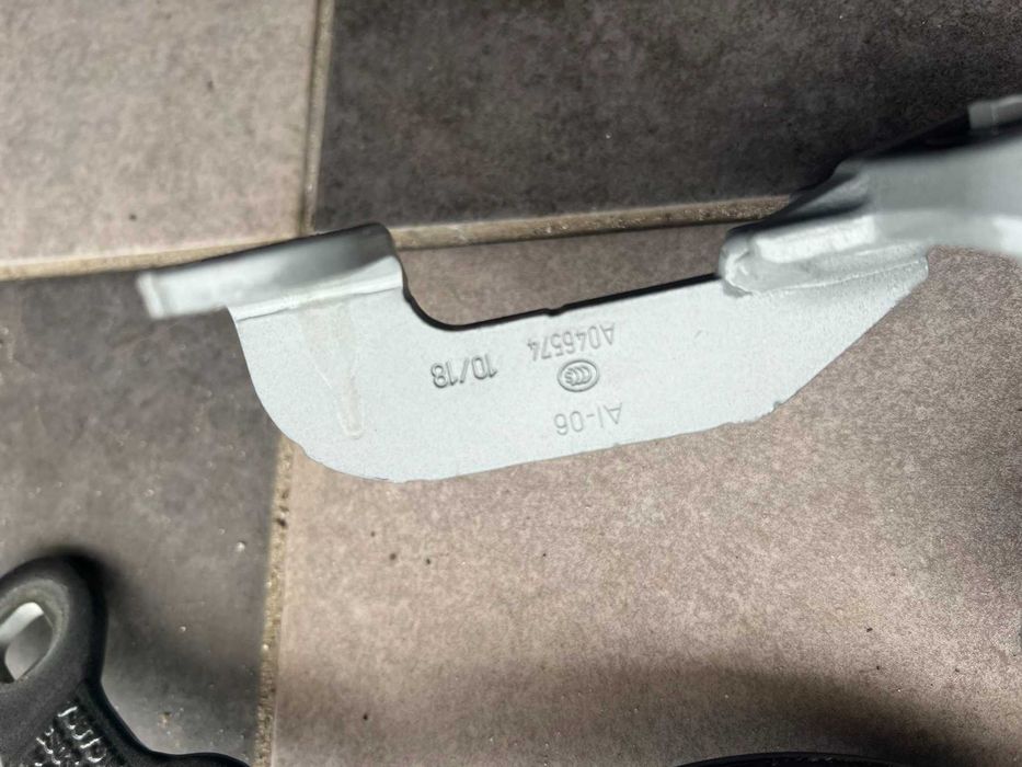 Петлі кришки багажника BMW X3 G01 7397316 7397315