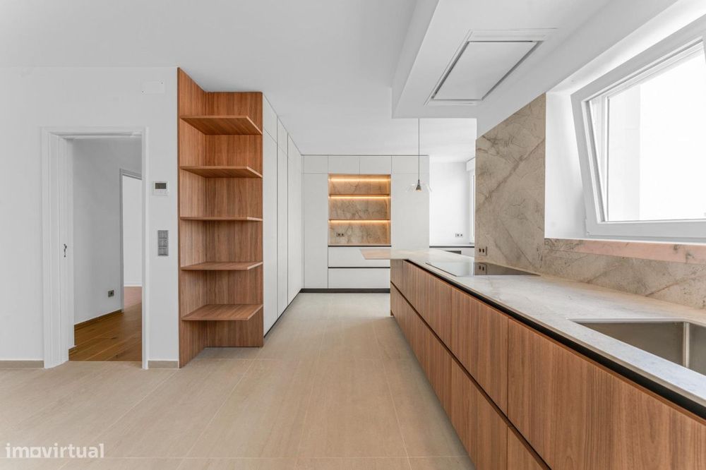 Penthouse T6 com Terraço de 131 m2 e Vista sobre Lisboa | Alvalade