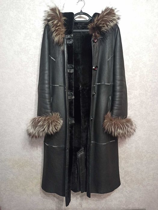 Дубленка натуральная женская.  Фирма SENNA Италия (размер - М)