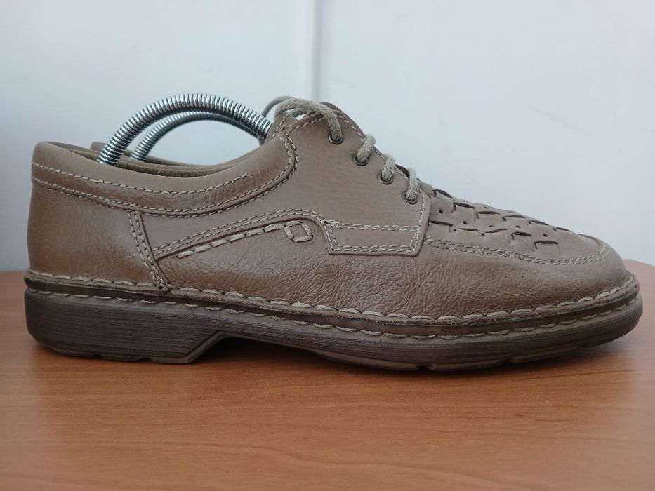 Кожаные туфли фирмы Easy