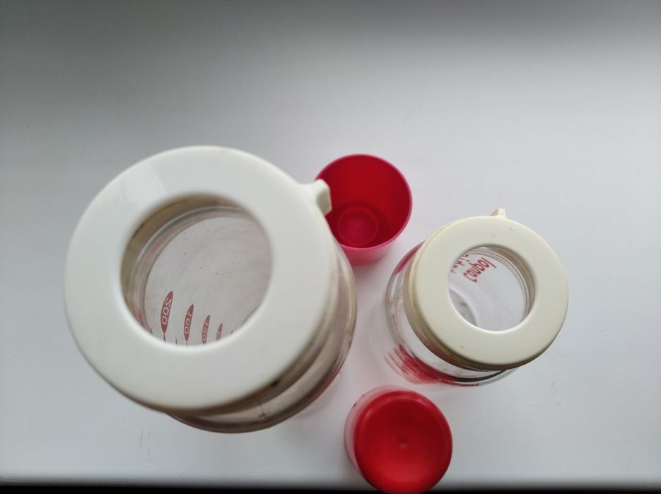Бутылочки для детского питания.
