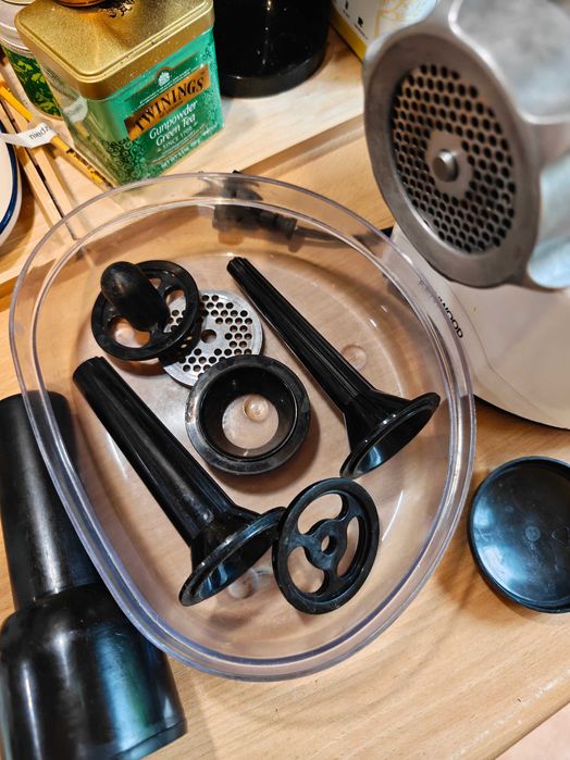 Maszynka do mięsa Kenwood PRO 1500 (MG470)