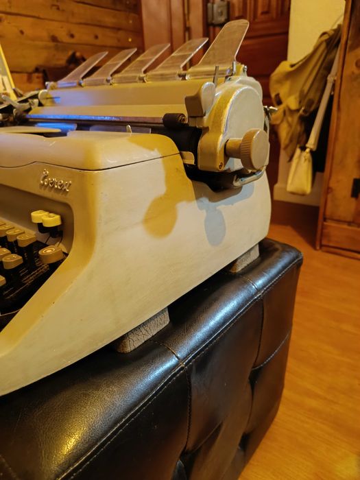 Maquina de Escrever Everest 1958–1959 Model 92