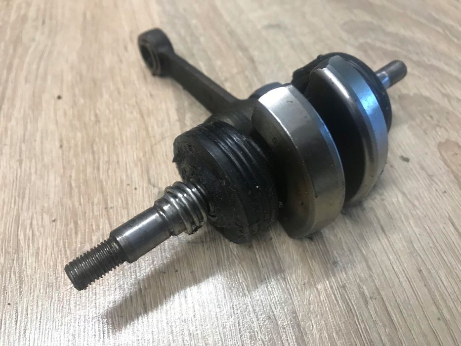 Husqvarna 236 Wał Korbowy Korbowód