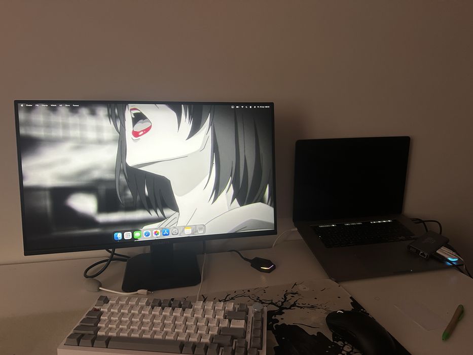 MacBook Pro 16 2019 i7 16GB 512GB 5500M / działa / uszkodzony ekran