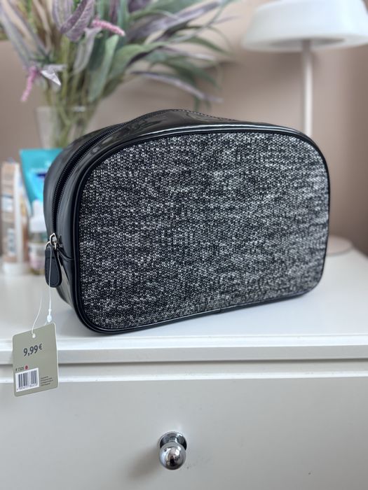 Kosmetyczka szaro czarna lakierowana nowa rozmiar średni