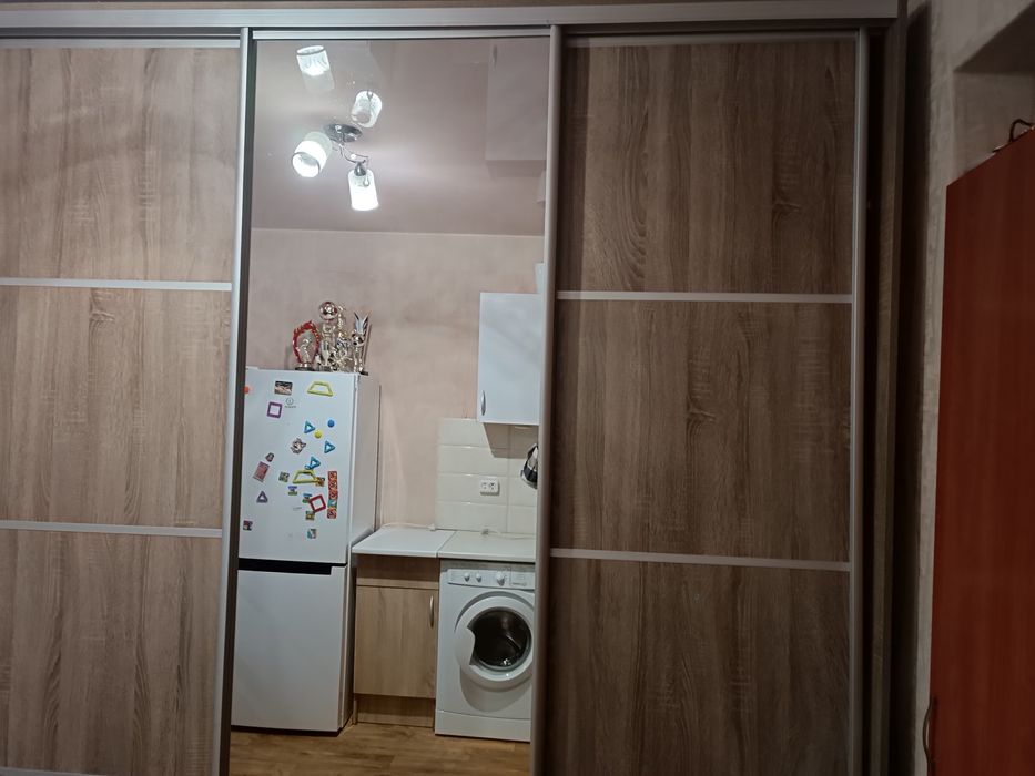 Продається кімната в гуртожитку.