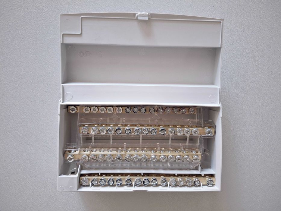 Material elétrico Hager