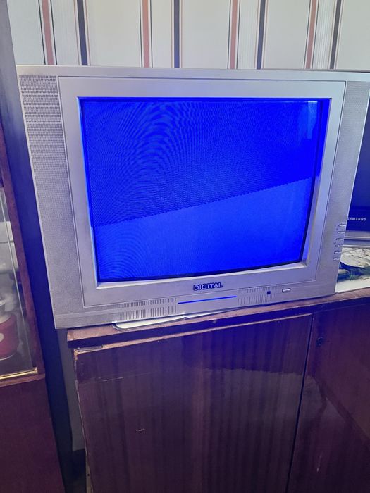 продам старі телевізори