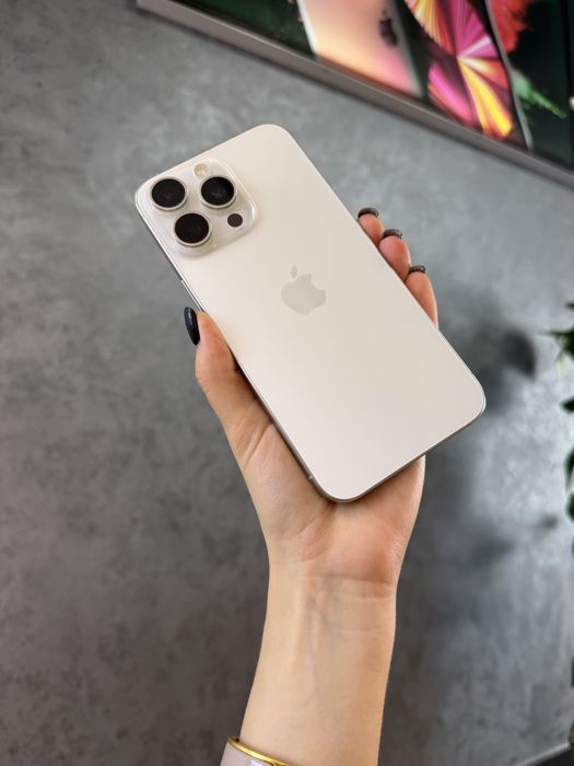 Б/у IPHONE 15Pro Max 256 White Titanium Neverlock Костюшка,5 igrand