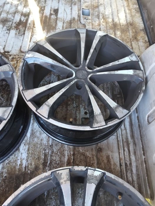 Jantes Renault em 16 e VW em 18