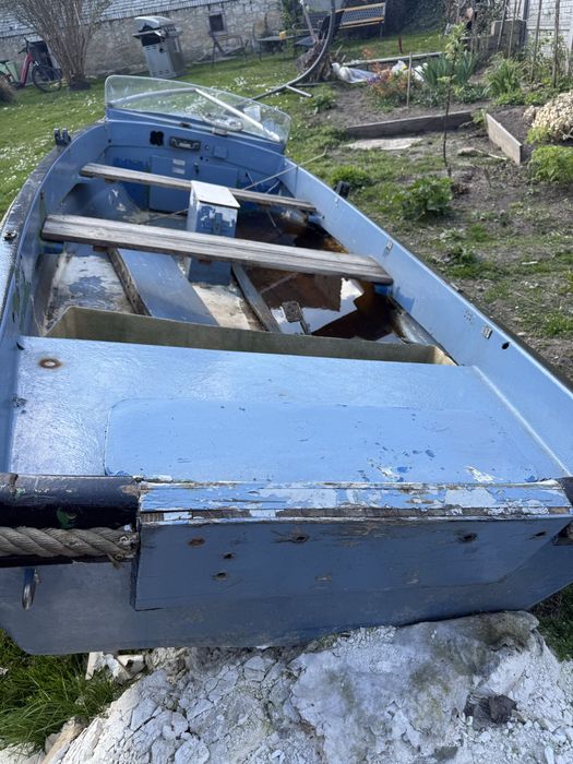 Łódka motorówka – baza do odnowienia. Tanio!