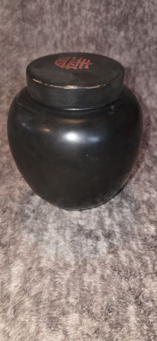 Pudełko z laki wazon pojemnik