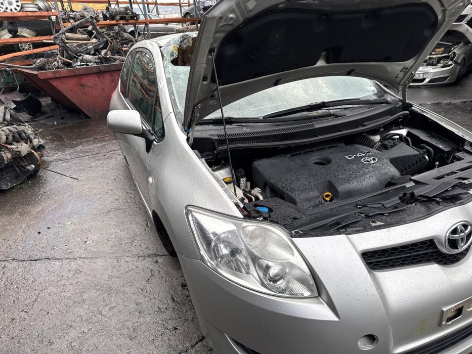 Calíper De Freio Traseiro Direito Toyota Auris