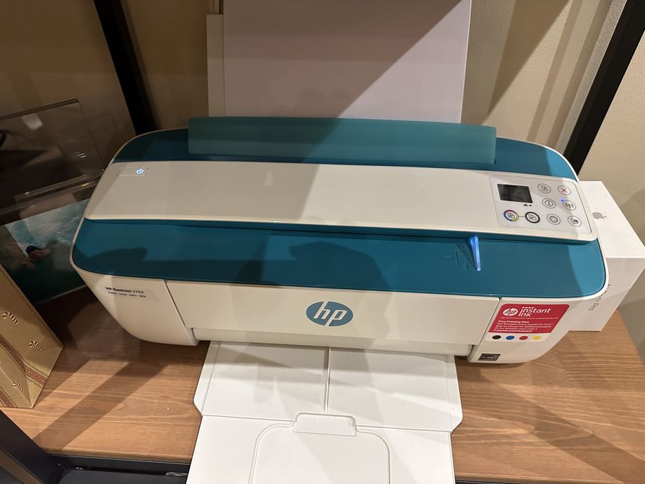Impressora multifunções HP deskjet 3762 + 8 tinteiros