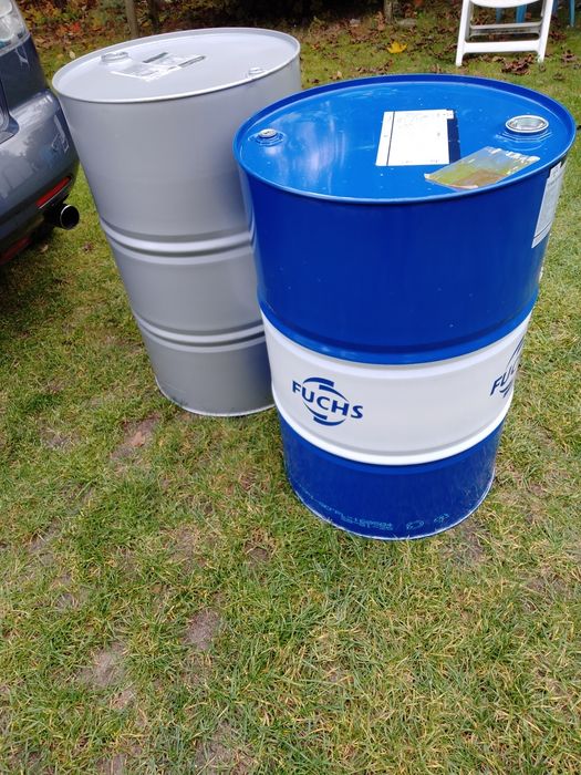 Beczki po oleju,200litrów na paliwo itp.