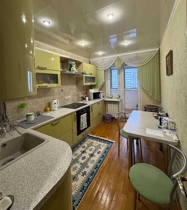 Продам 3-к квартиру с ремонтом по ул. Рабочая (средина)