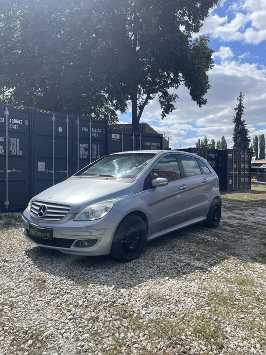 Mercedes B180 /2.0CDI//manual// opłaty na ROK