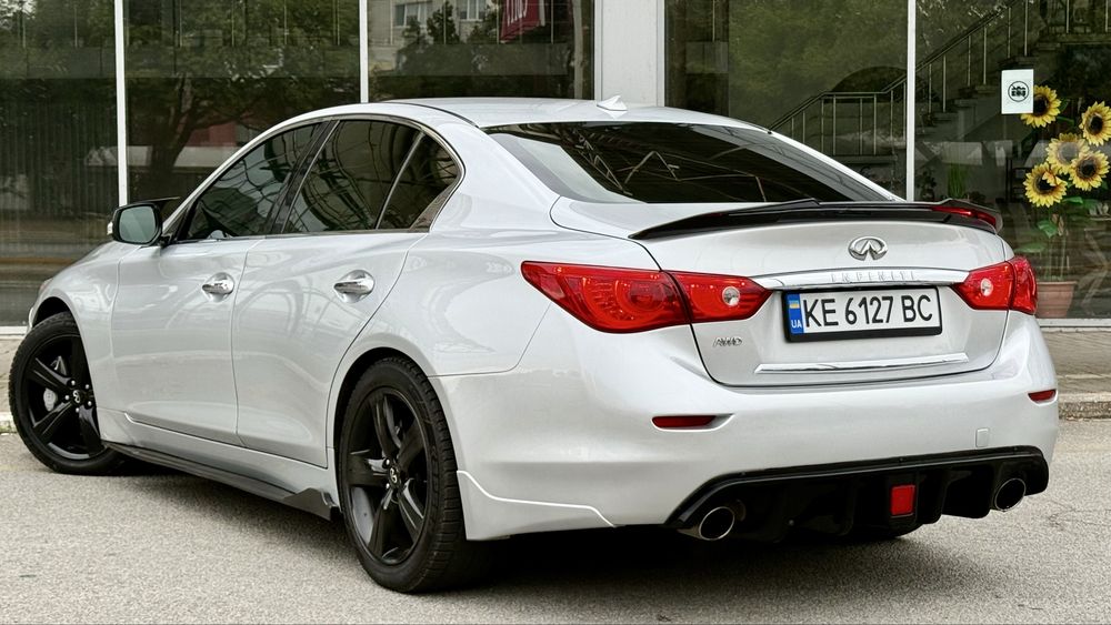 Продам Infiniti Q50   Полный привод 3,7 Газ/Бензин