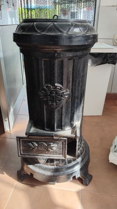 Salamandra a Lenha em Ferro Fundido – Clássica e Robusta