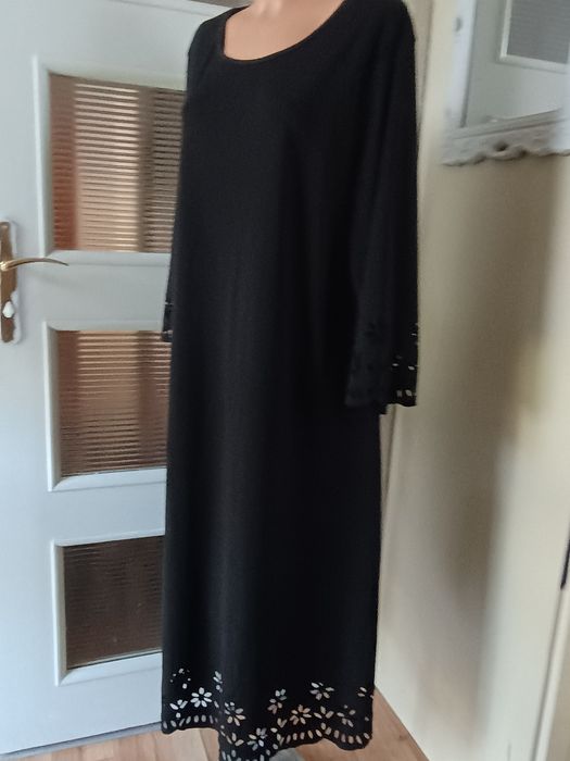 Sukienka intensywnie czarna