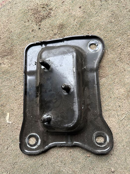 Кронштейн заднего лонжерона Tesla Y