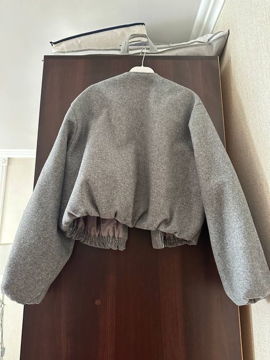 Сірий бомбер Zara