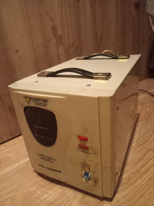 ПРОДАМ  Стабілізатор SDC-3000VA.