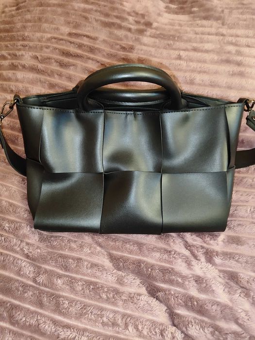 Сумка жіноча чорна плетена