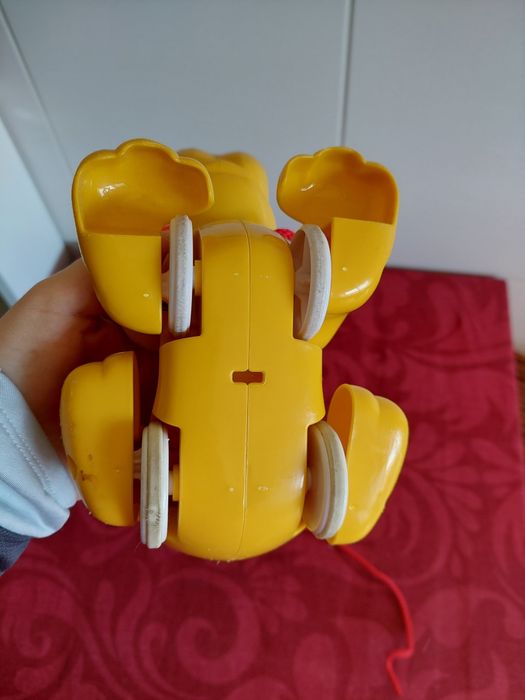 Cão Pluto com rodas