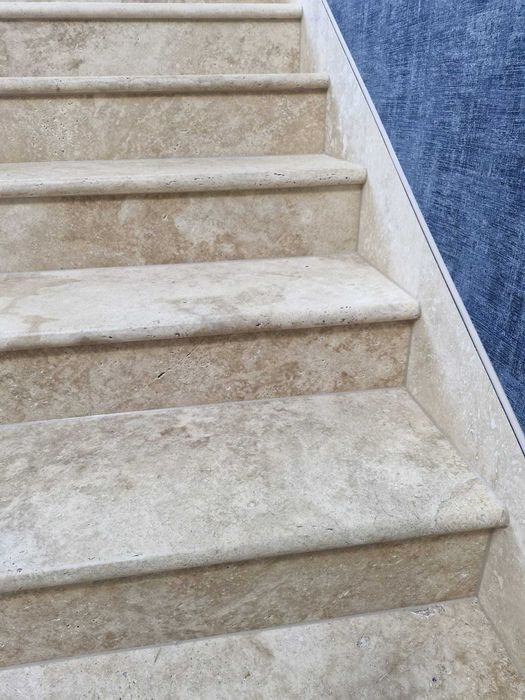 Stopień Trawertyn Classic 135x33x3 cm Bullnose Szlifowany
