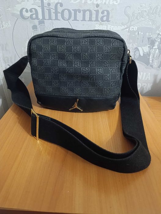 продам сумку jordan